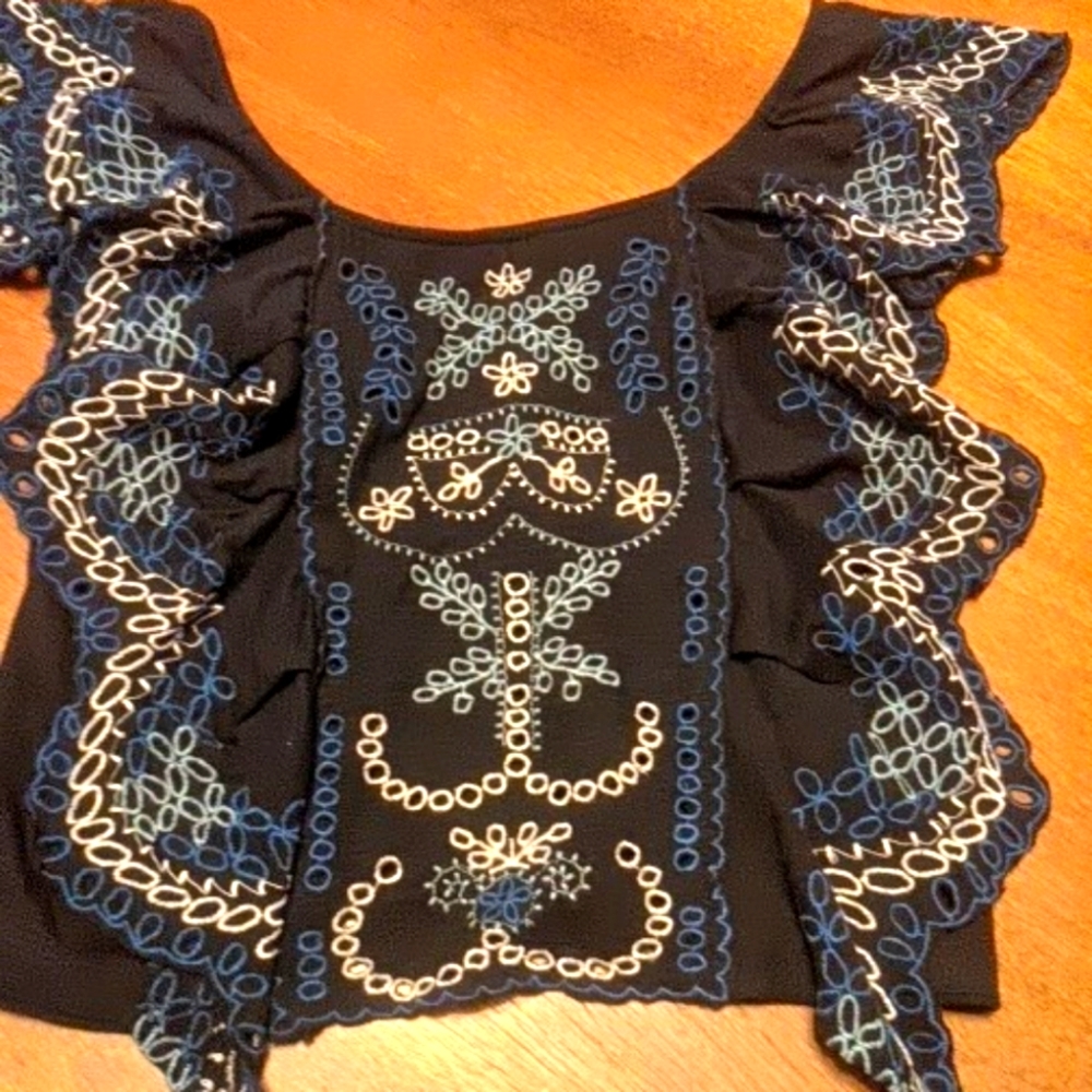 FP NWT adorable embroidered half top